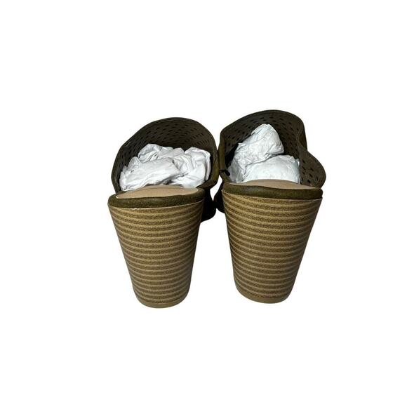 NWOT Kaari Blue Size 7.5 Vacation Pointed Toe Suede Block Heel Sandal Nude Green - Picture 8 of 12